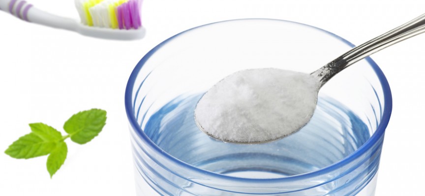 Cinq raisons pour lesquelles le brossage au bicarbonate de soude est plus  efficace